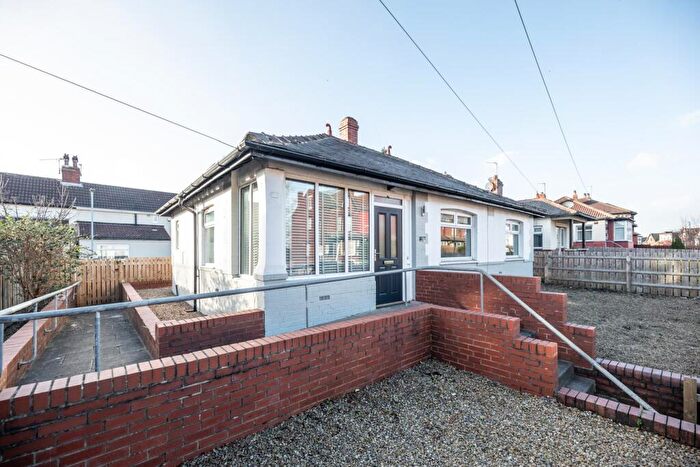 3 Bedroom Detached Bungalow To Rent In Armley Ridge Road, Leeds, LS12