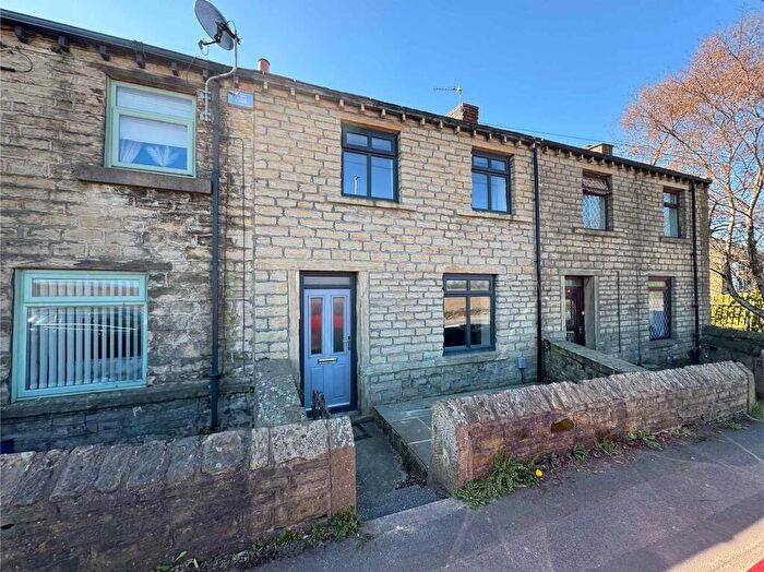 2 Bedroom Terraced House For Sale In Wakefield Road, Lepton, HD8
