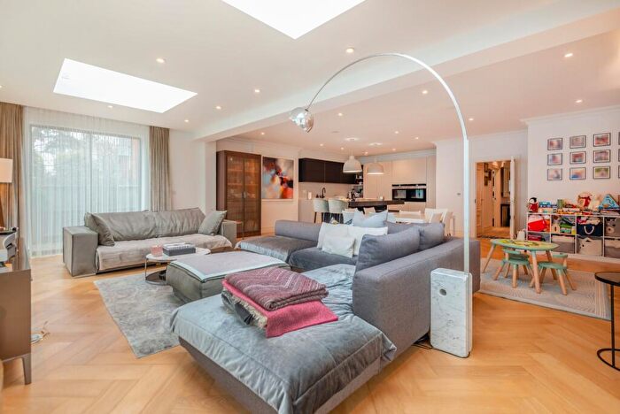 6 Bedroom Detached House For Sale In Taplow Riverside, Maidenhead, SL6