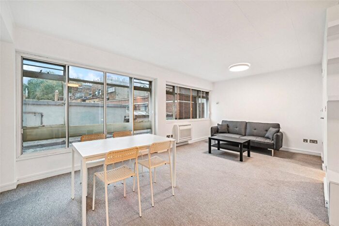 2 Bedroom Flat To Rent In Hereford House, Ovington Gardens, Knightsbridge, SW3