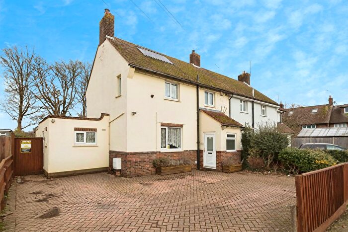 4 Bedroom Semi Detached House For Sale In Careys Wood, Smallfield, Horley, RH6