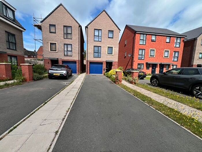 4 Bedroom Detached House To Rent In Bluebell Crescent, Walsall, WS3