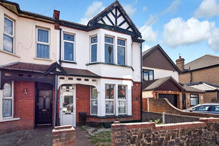 2 Bedroom Apartment For Sale In St. Andrews Road, Shoeburyness, Essex, SS3