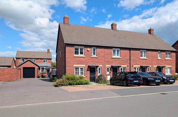 3 Bedroom End Of Terrace House For Sale In Sowthistle Drive, Hardwicke, Gloucester, GL2