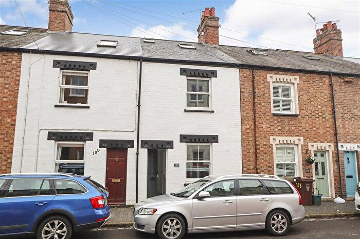 3 Bedroom Terraced House For Sale In Riverside Road, St Albans, AL1