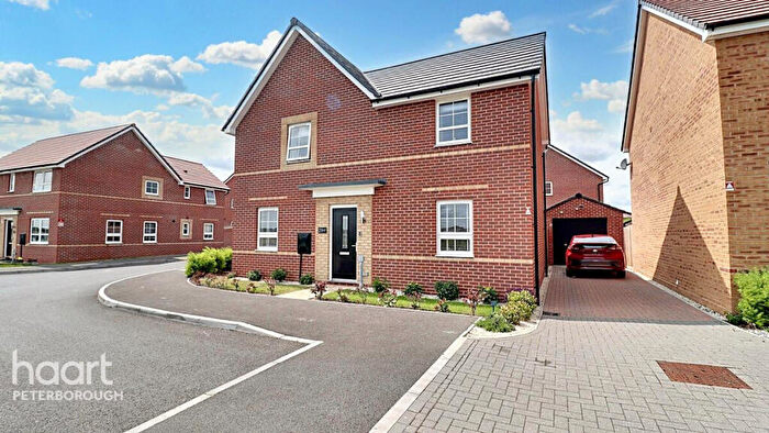 4 Bedroom Detached House For Sale In Belmont Place, Hampton Water, PE7