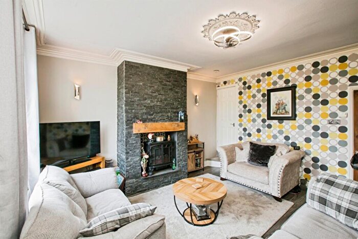 3 Bedroom Terraced House For Sale In Lee Mount Road, Halifax, HX3