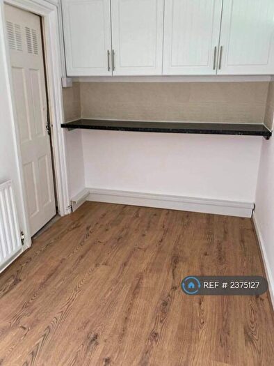 1 Bedroom Flat To Rent In High Street, Ferndale, CF43