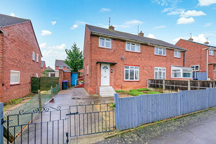 3 Bedroom Semi-Detached House For Sale In Princess Drive In Grantham, NG31
