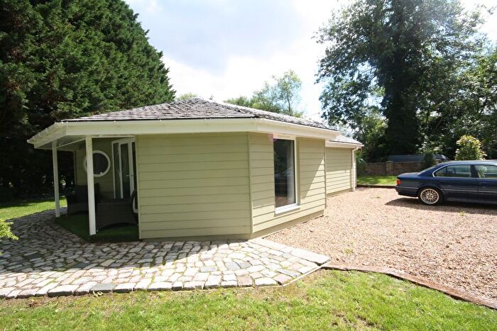 1 Bedroom Property To Rent In Old Mill Lane, Cowley, UB8