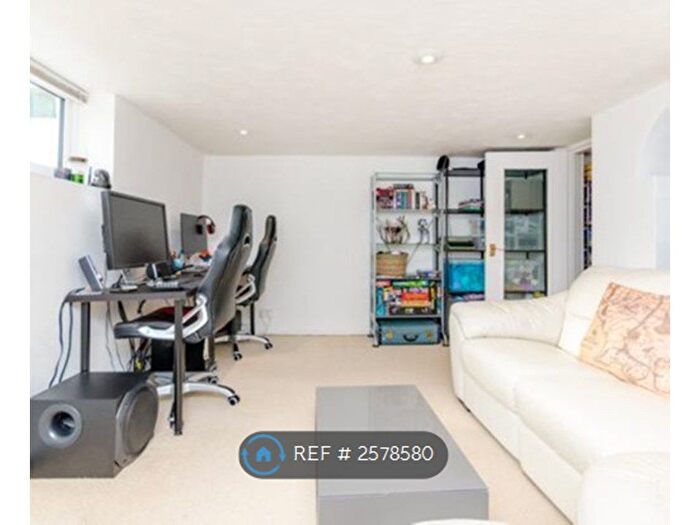 1 Bedroom Flat To Rent In Epsom Road, Guildford, GU1