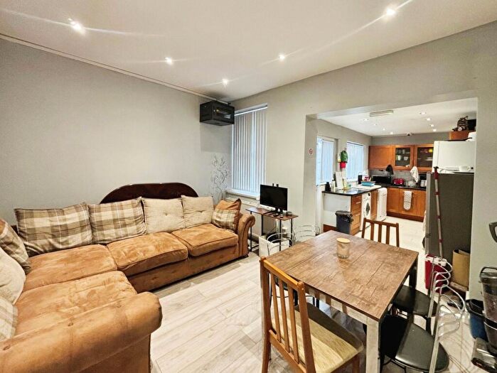 5 Bedroom Terraced House To Rent In Nadine Street, Salford, Greater Manchester, M6