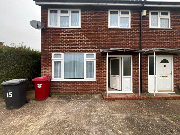 3 Bedroom House To Rent In Fairview Road, SL2