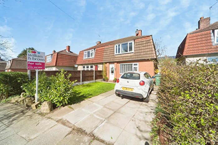 3 Bedroom Semi Detached House For Sale In Queensway, Yeadon, Leeds, LS19