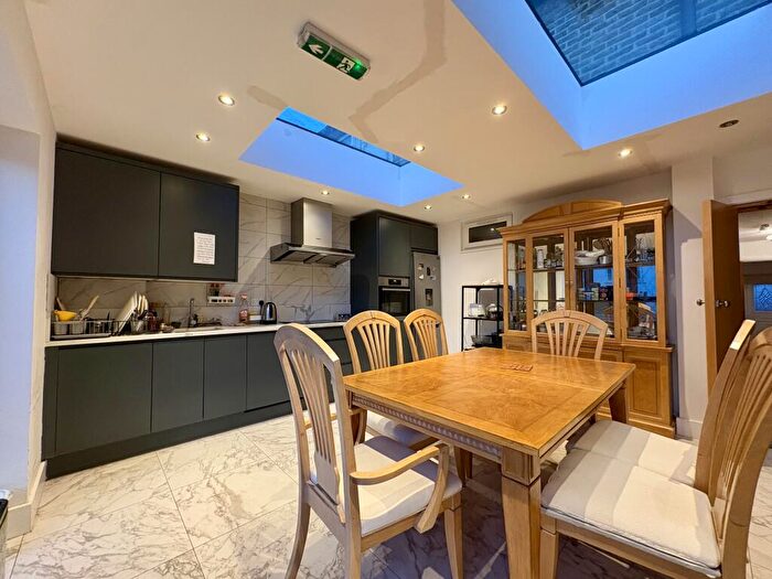 1 Bedroom Flat To Rent In Baring Road, SE12