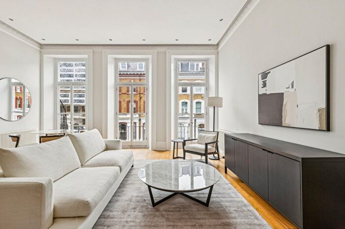 1 Bedroom Flat For Sale In Roland Gardens, South Kensington, SW7