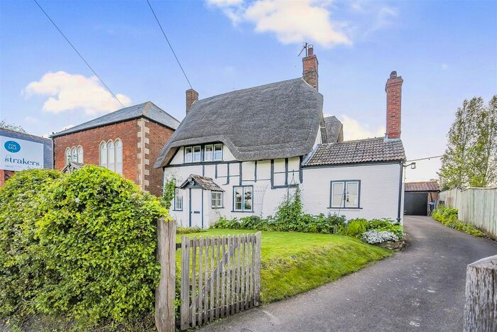 4 Bedroom Detached House For Sale In Main Street, Keevil, Trowbridge, BA14