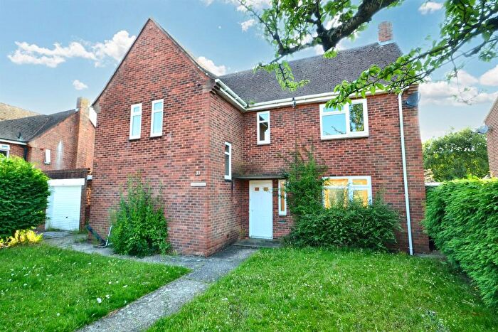 4 Bedroom Detached House To Rent In Gibson Road, Chichester, West Sussex, PO20