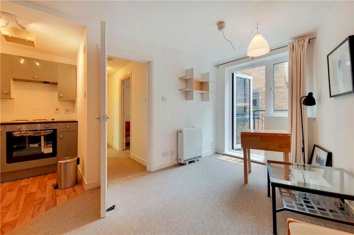 1 Bedroom Flat To Rent In Fountain Court, Lafone Street, London, SE1