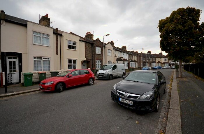 3 Bedroom Terraced House To Rent In King George Avenue, London E16