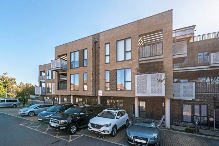 2 Bedroom Apartment For Sale In Rectory Field Crescent, Charlton, SE7