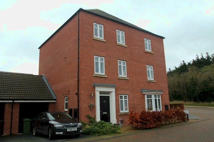 3 Bedroom Semi-Detached House To Rent In Park View, Wetherby, West Yorkshire, LS22