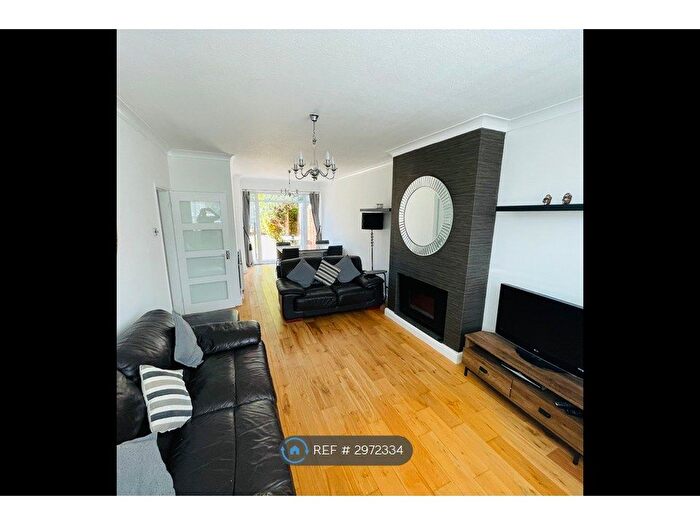 3 Bedroom Semi-Detached House To Rent In Frankton Avenue, Coventry, CV3