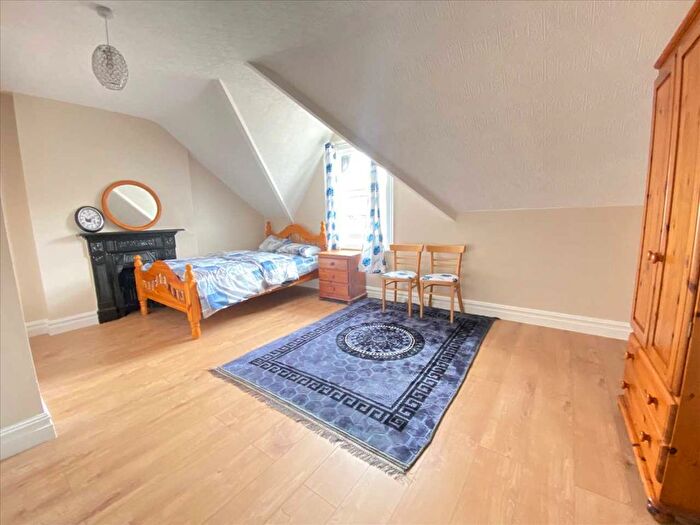 Studio To Rent In Broughton Road, London, W13