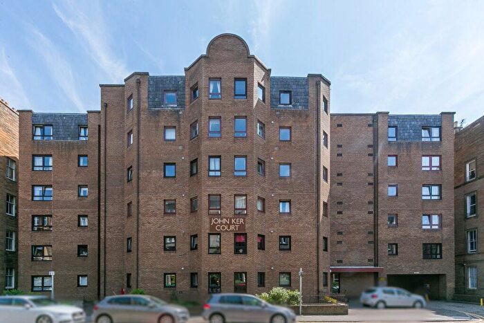 1 Bedroom Retirement Property For Sale In Polwarth Gardens, Edinburgh, EH11