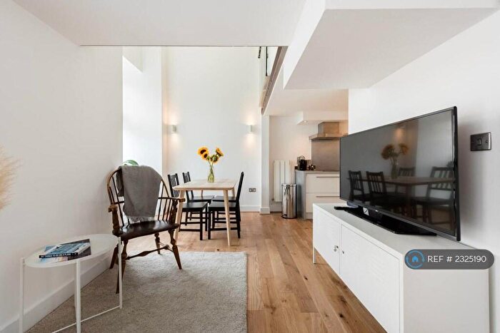 2 Bedroom Flat To Rent In Cadogan Road, London, SE18