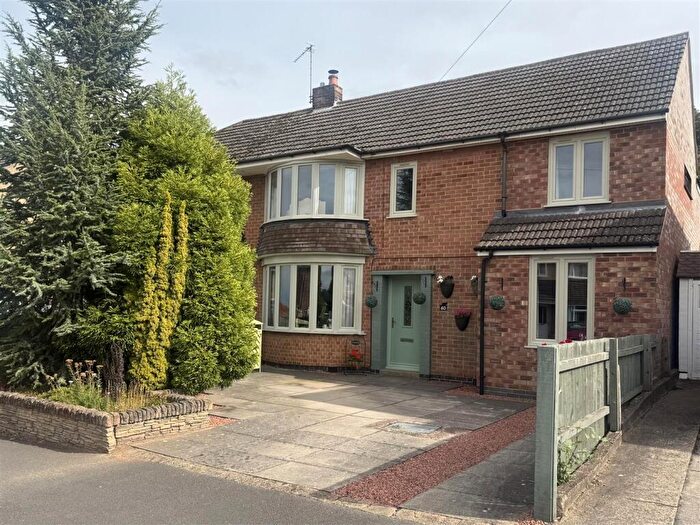 3 Bedroom Semi-Detached House For Sale In Atherstone Road, Loughborough, LE11