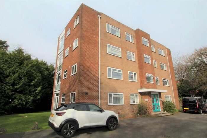 2 Bedroom Apartment To Rent In Mount Road, Poole, BH14