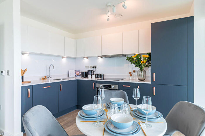 2 Bedroom Flat To Rent In Centenary Plaza, Southampton, SO19