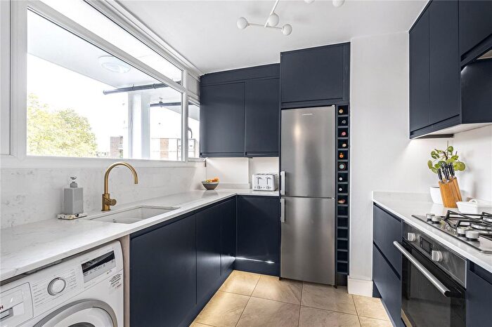 2 Bedroom Flat For Sale In Kersfield Road, London, SW15