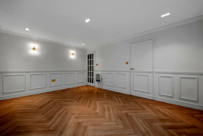 2 Bedroom Flat For Sale In Gandhi Close, E17