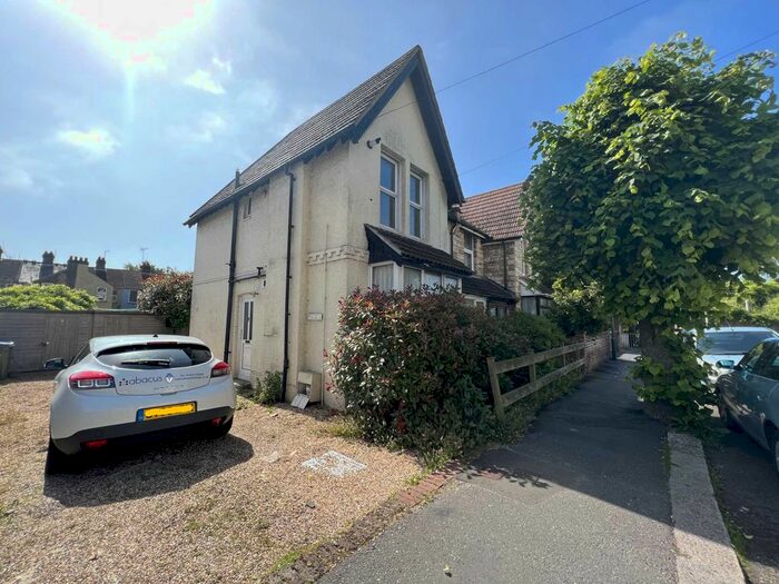 1 Bedroom Flat To Rent In Gordon Avenue, Bognor Regis, PO22