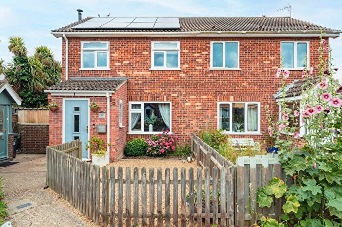 3 Bedroom Semi-Detached House For Sale In Lighthouse Close, Happisburgh, NR12