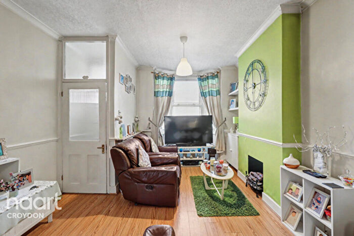 3 Bedroom End Of Terrace House For Sale In Mill Lane, Croydon, CR0