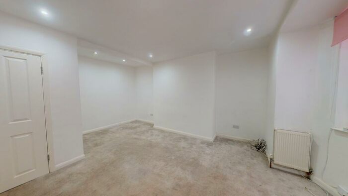 1 Bedroom Flat To Rent In Bedford Square, Brighton, BN1