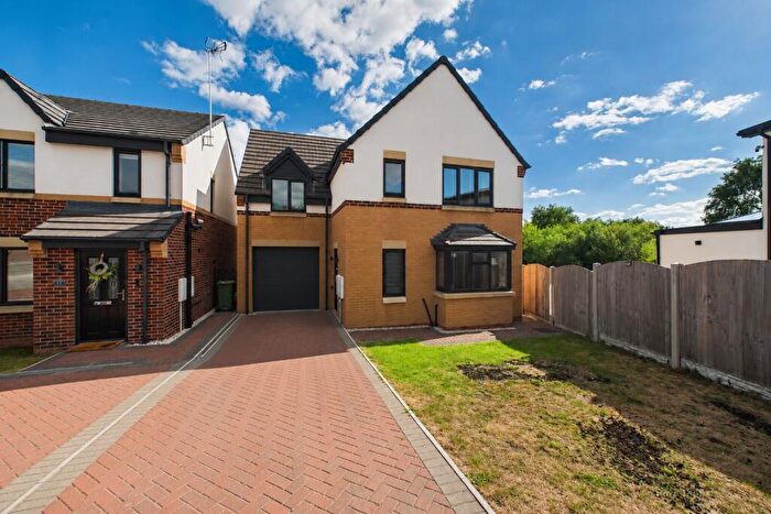 4 Bedroom Detached House For Sale In Lakeside Court, Worksop, Nottinghamshire, S80