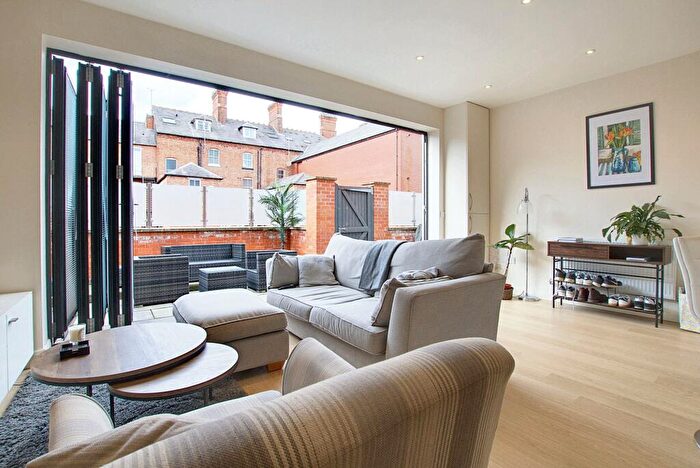 2 Bedroom Flat To Rent In West Walk, Leicester, LE1