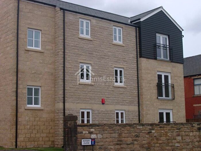 2 Bedroom Flat To Rent In Rotary Close, Dewsbury, WF13