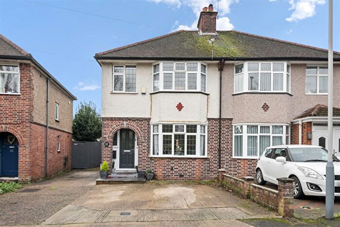 3 Bedroom Semi Detached House For Sale In Hayes End Road, Hayes, UB4