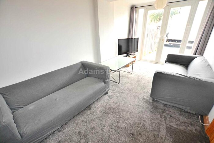 5 Bedroom Terraced House To Rent In Spring Terrace, Reading, England, RG2