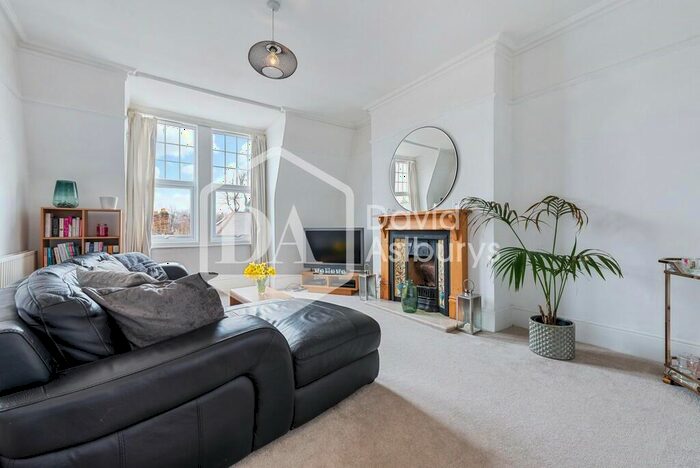 2 Bedroom Apartment To Rent In Fairfield Road, Crouch End, London, N8
