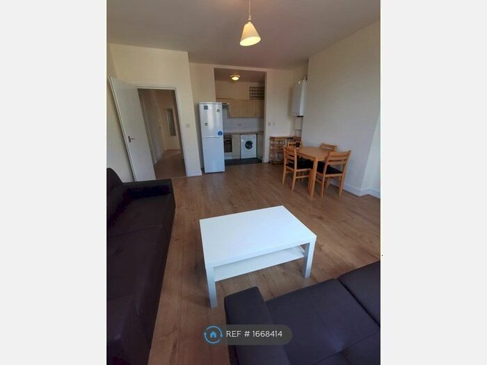 2 Bedroom Flat To Rent In Lambert Road, London, SW2