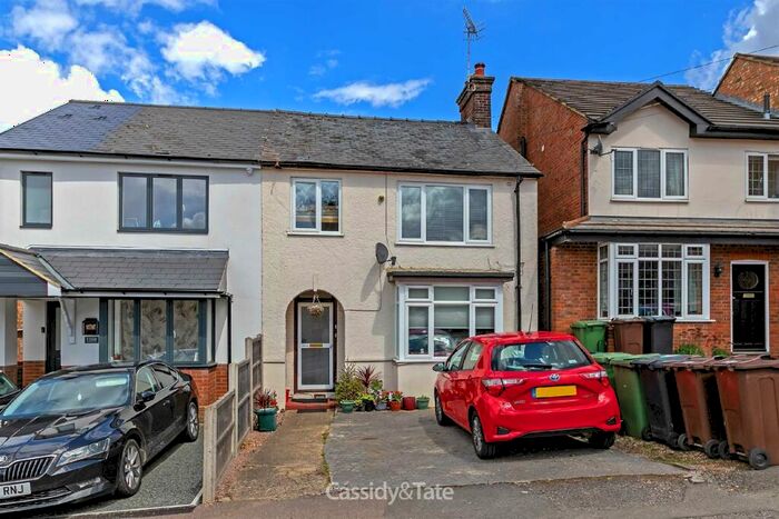 2 Bedroom Flat To Rent In Waverley Road, St Albans, Hertfordshire, AL3