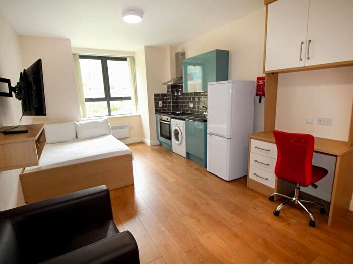 Studio To Rent In Brondesbury Park, Kilburn, NW6