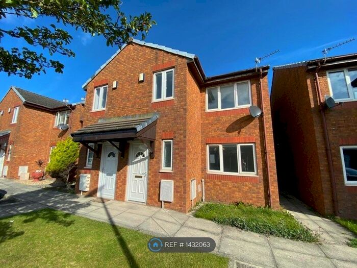 3 Bedroom Semi-Detached House To Rent In Warren Grove, Thornton-Cleveleys, FY5