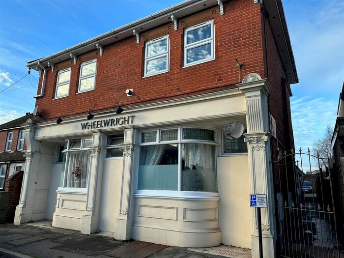 2 Bedroom Maisonette To Rent In Waterloo Road, Aldershot, GU12